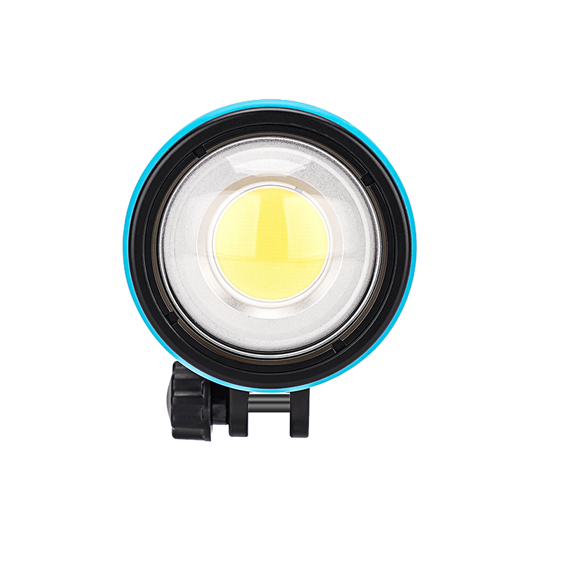 WEEFINE WF073 ソーラーフレア 12000 高出 - Underwater Flashlight のレビューと価格